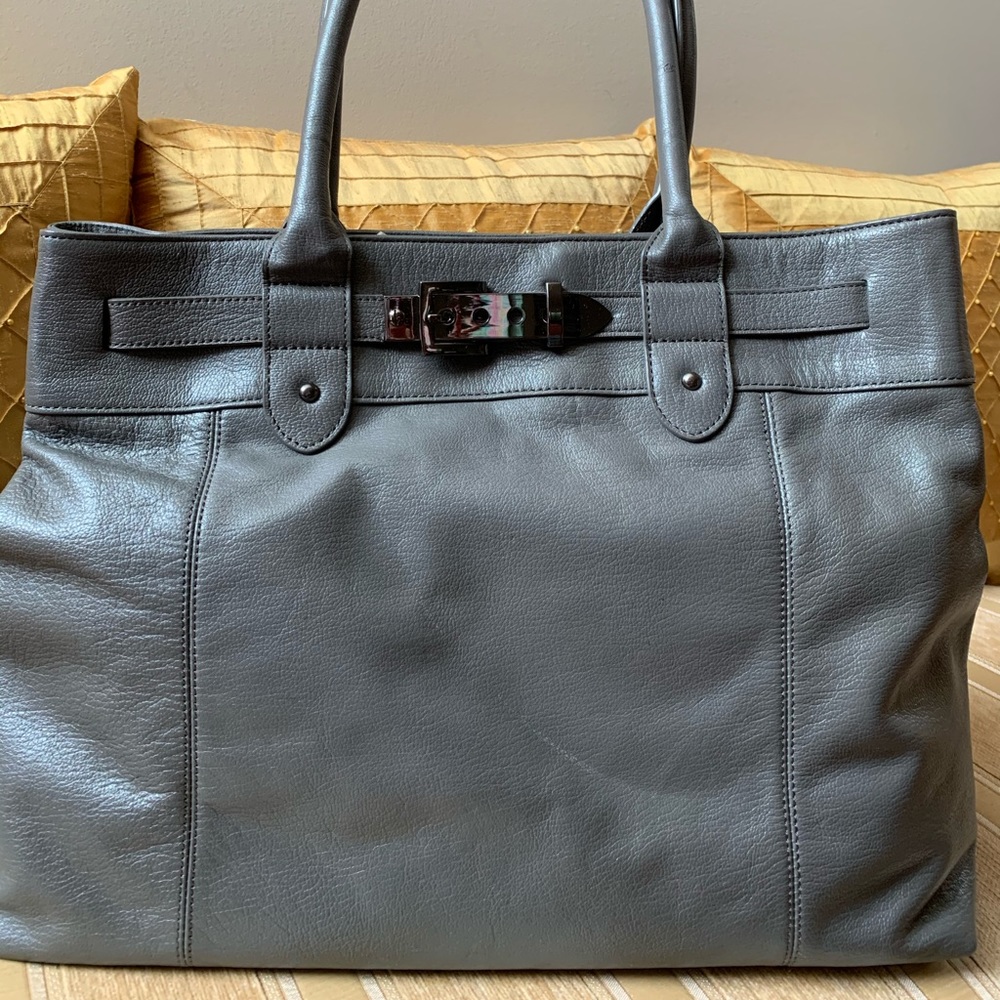 Kenneth Cole Authentic Shoulder bag